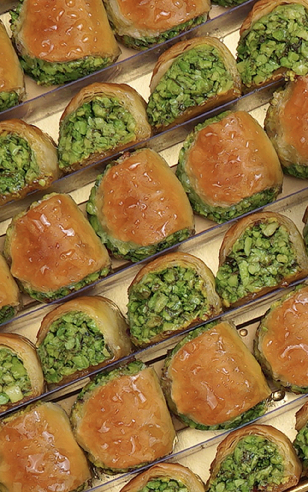 Baklava Kol Wa Shkor Pistachio